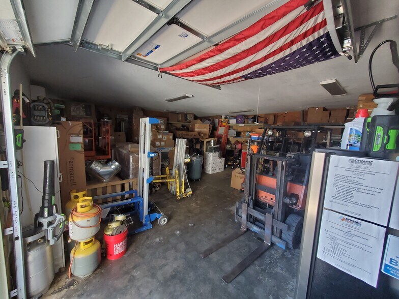 More Photos Of 311 W Lutz Lake Fern Rd, Lutz Flex For Sale