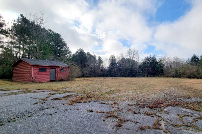 More Photos Of 20482 Hwy 76 E, Laurens General Retail For Sale