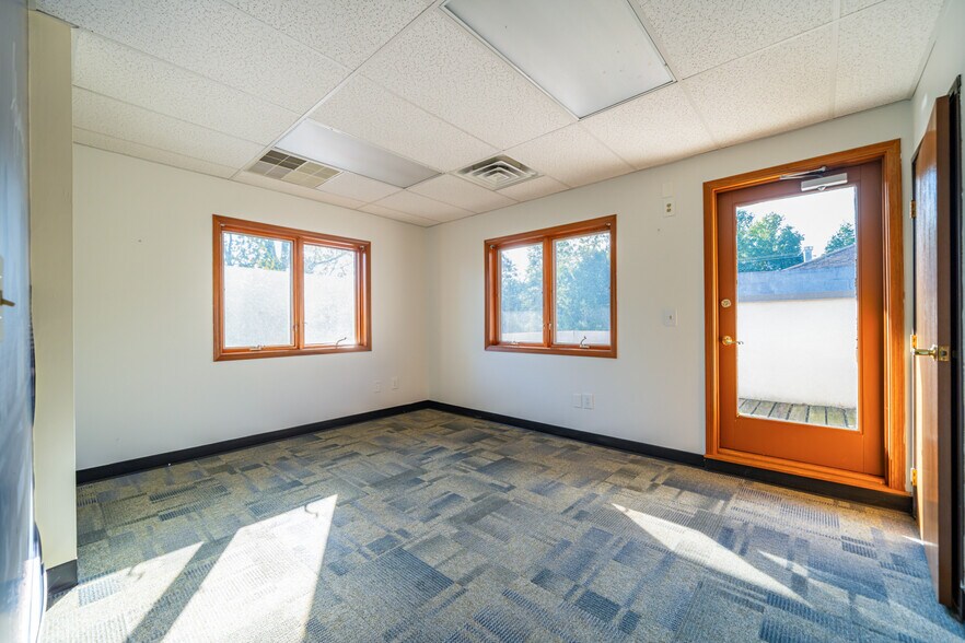 More Photos Of 171 Green Meadows Dr S, Lewis Center Office Residential For Sale