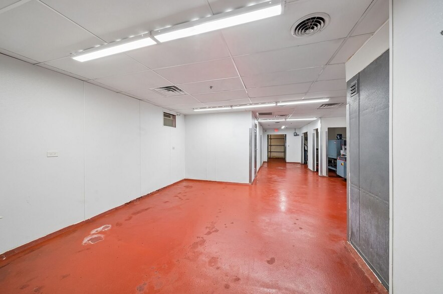 More Photos Of 30W270 Butterfield Rd, Warrenville Light Distribution For Sale