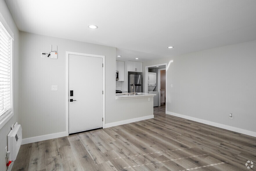 More Photos Of 2011-2013 Charle St, Costa Mesa Apartments For Sale