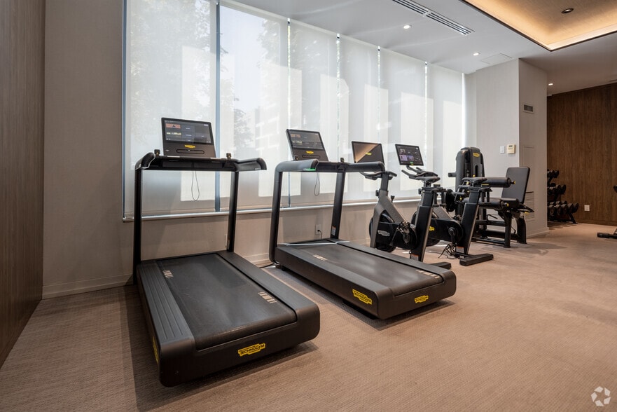 More Photos Of 150 Roehampton Ave, Toronto Apartments For Sale