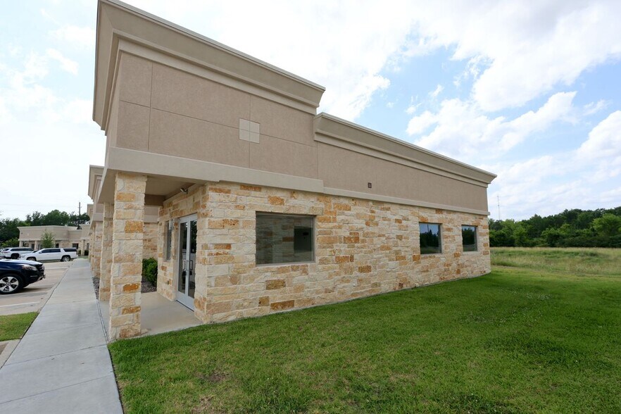 More Photos Of 16300 State Highway 249, Houston Unknown For Lease