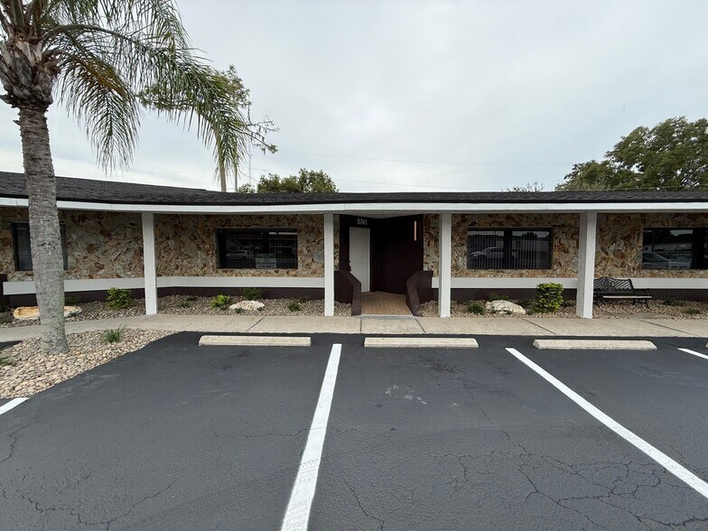 More Photos Of 5739-5749 Gall Blvd, Zephyrhills Medical For Lease