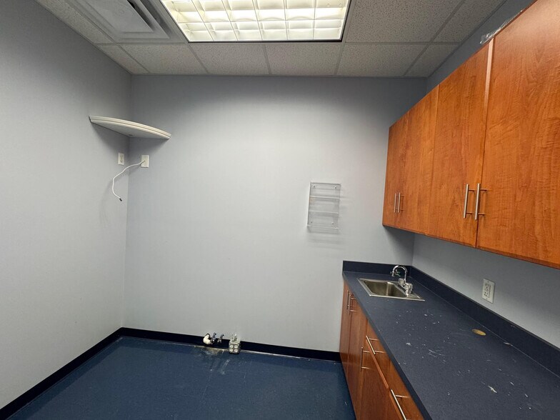 More Photos Of 244 Broadway, Newburgh Storefront Retail Office For Lease