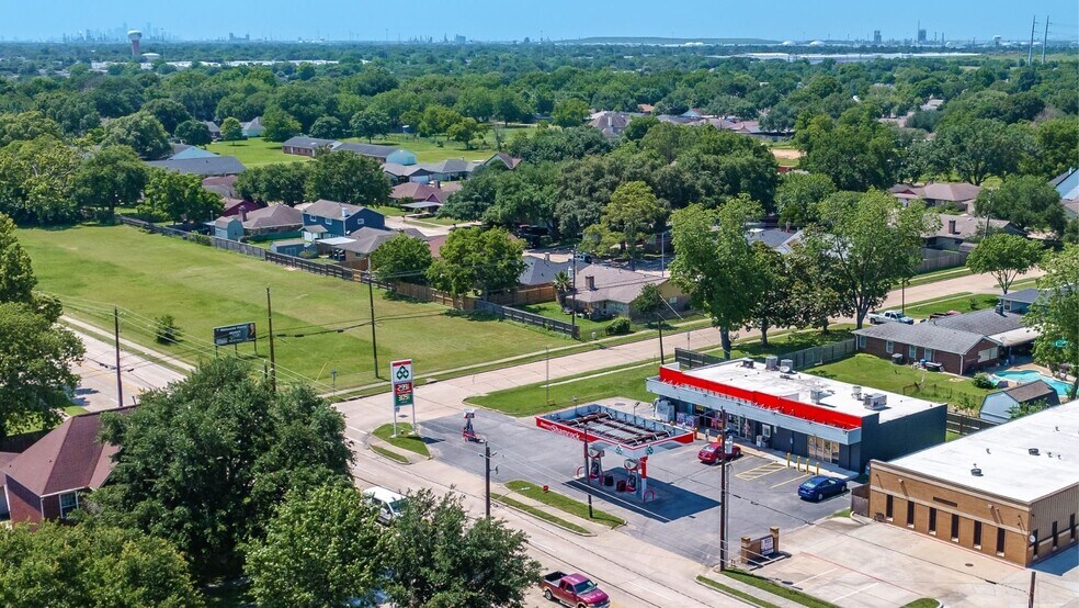 More Photos Of 4901 W Pasadena Blvd, Deer Park Convenience Store For Sale