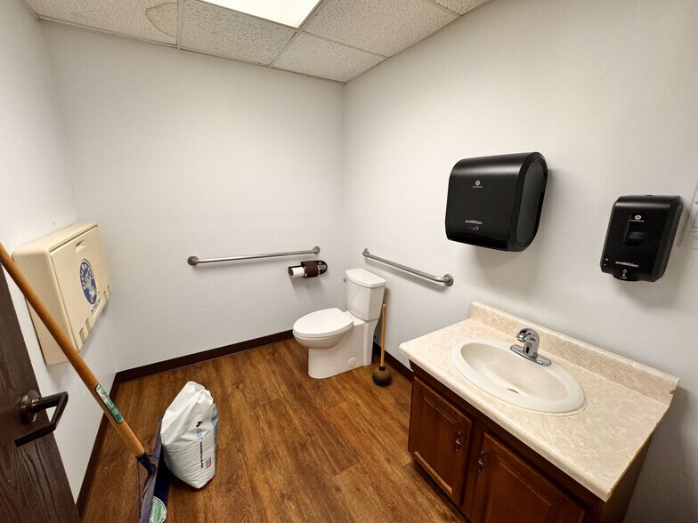 More Photos Of 55 E Main St, Carrollton Office For Sale