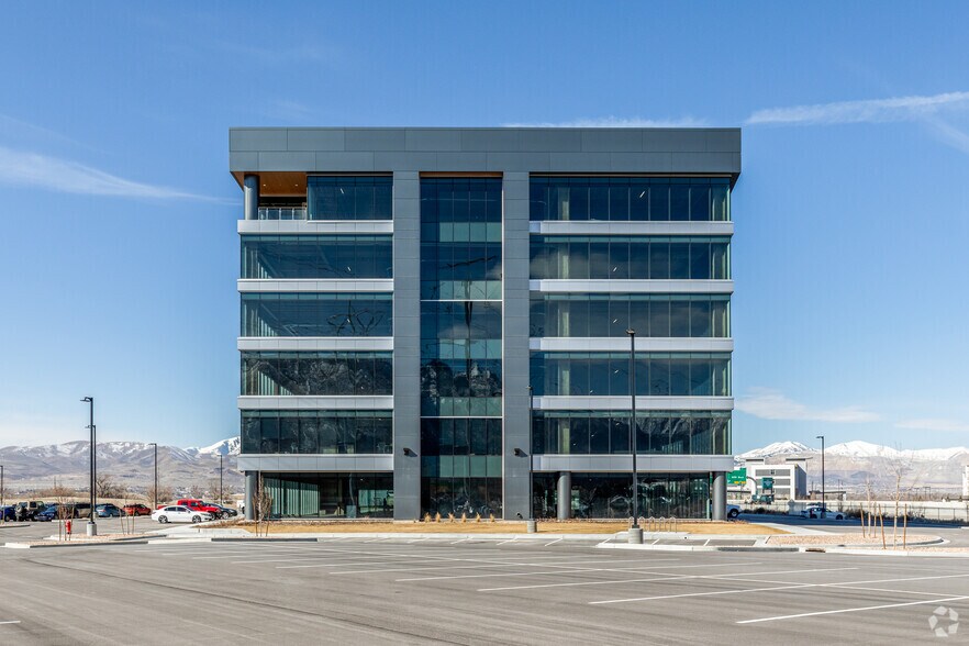 More Photos Of 344 W 13800 S, Draper Office For Lease