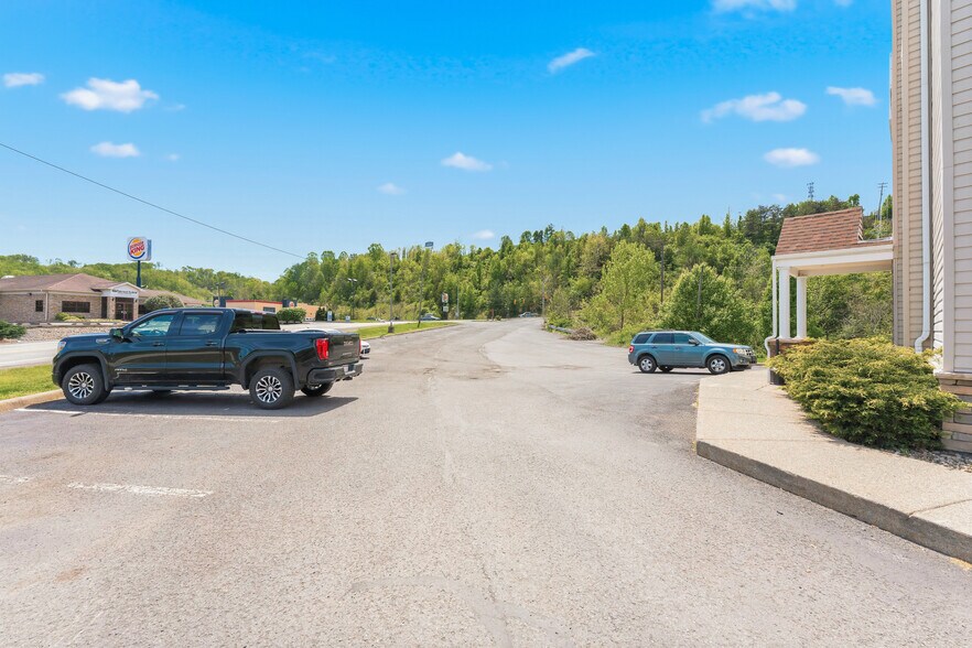 More Photos Of 15 Lawless Rd, Morgantown Hotel For Sale