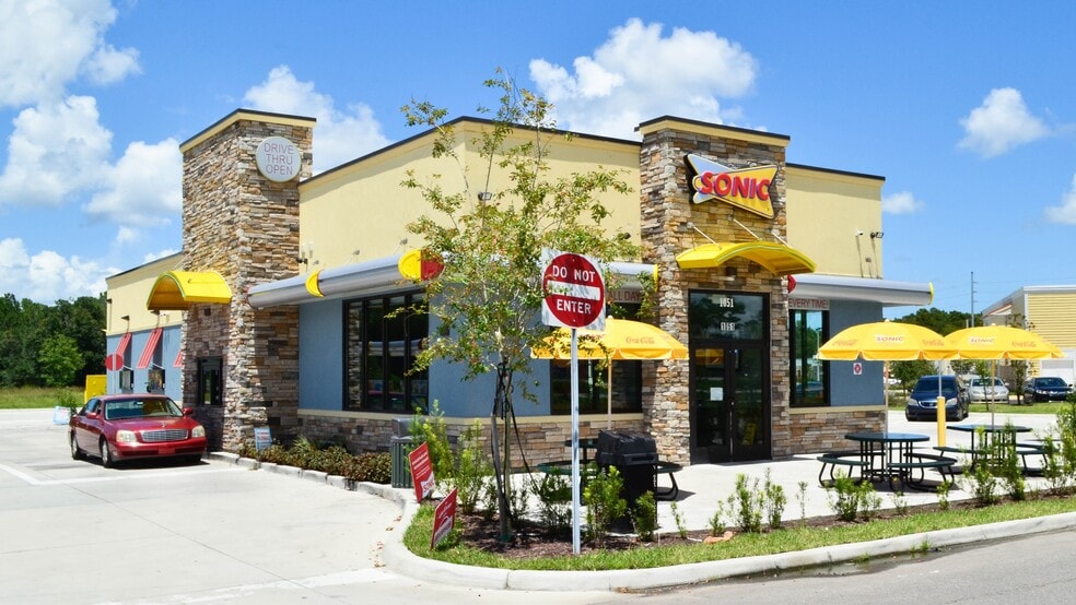Primary Photo Of 1051 Cypress Pky, Kissimmee Fast Food For Lease