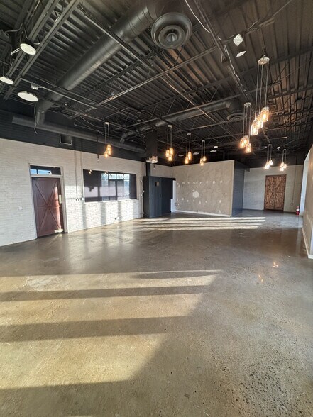 More Photos Of 7142 Lineweaver Rd, Warrenton Light Manufacturing For Lease