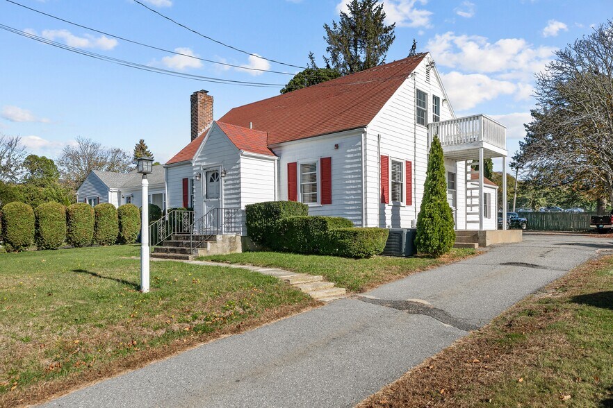 More Photos Of 74 Valley Rd, Middletown Office For Sale