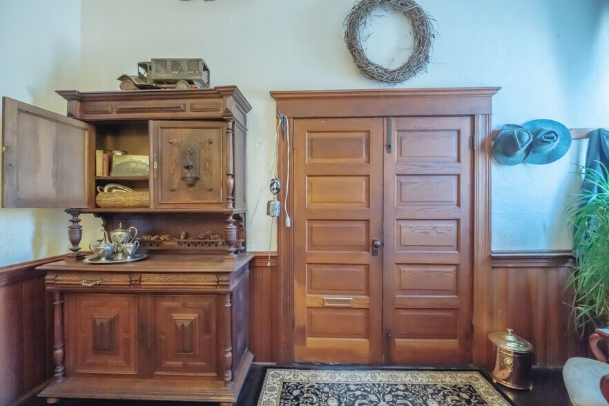 More Photos Of 354 & 402 N Main St, Brownsville Storefront Retail Residential For Sale