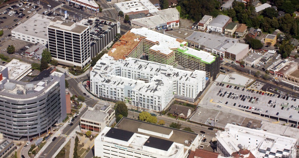 More Photos Of 3093 Broadway, Oakland Apartments For Lease