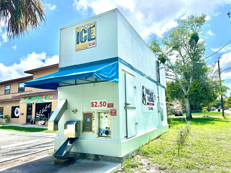 More Photos Of 1626 49th St S, Gulfport Storefront Retail Residential For Sale