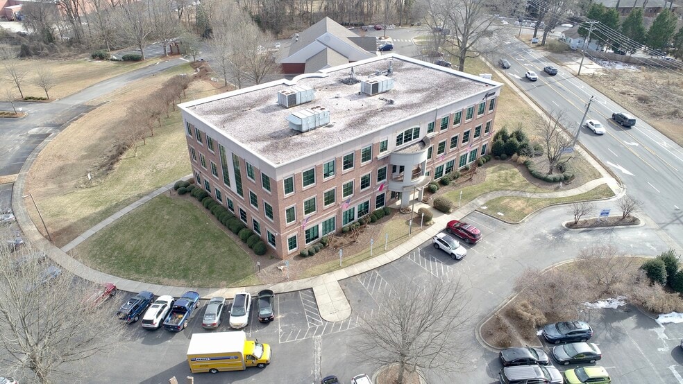More Photos Of 204 Muirs Chapel Rd, Greensboro Office For Lease
