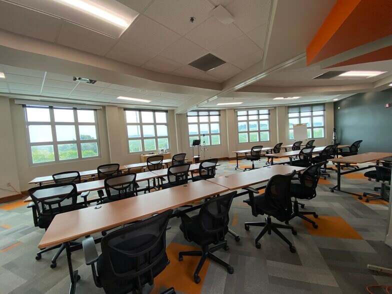 More Photos Of 3600 Digital Dr, Dubuque Office For Sale