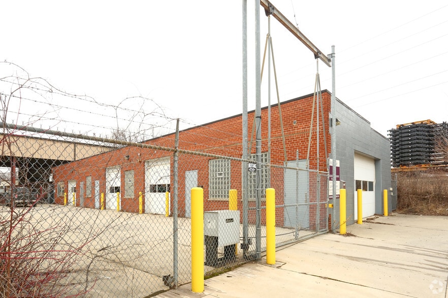 Primary Photo Of 16141-16147 Philomene Ave, Allen Park Warehouse For Sale