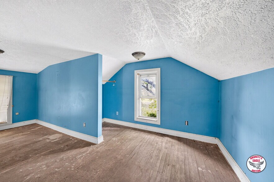 More Photos Of 2969 Moodyville Rd, Byrdstown General Retail For Sale
