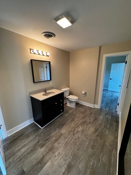 More Photos Of 906 Shooting Park Rd, Peru Freestanding For Sale