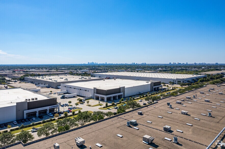 More Photos Of 3850 Regency Crest Dr, Garland Warehouse For Lease