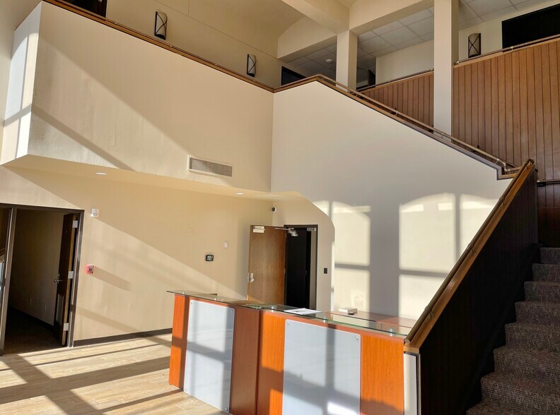 More Photos Of 5600 Philip J Rhoads Ave, Bethany Office For Lease