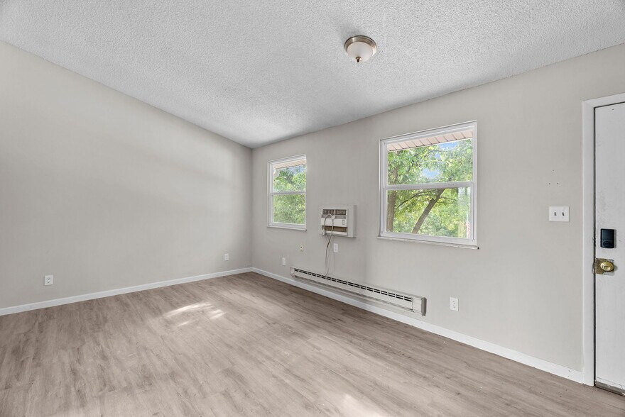 More Photos Of 1727 Bridleton Woods, Fenton Apartments For Sale