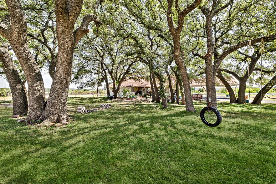 More Photos Of 3676 FM2657, Kempner Specialty For Sale