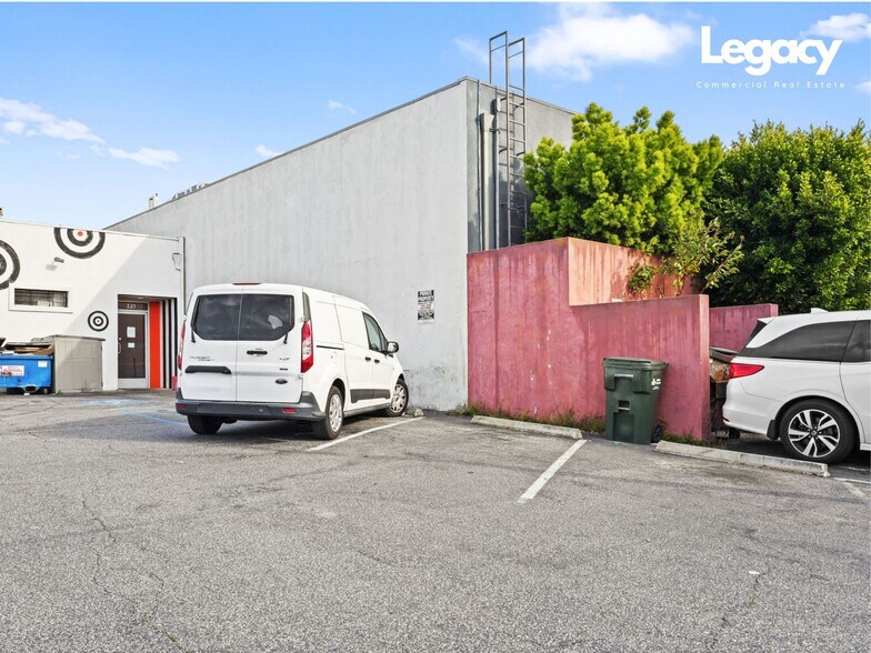 More Photos Of 321-323 Main St, El Segundo Storefront For Lease