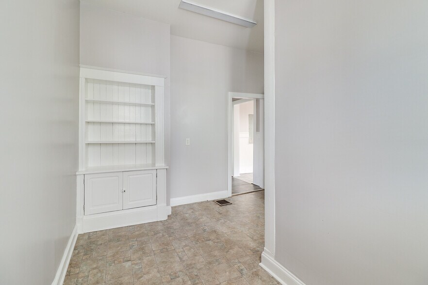 More Photos Of 104 W Candler St, Winder Medical For Sale