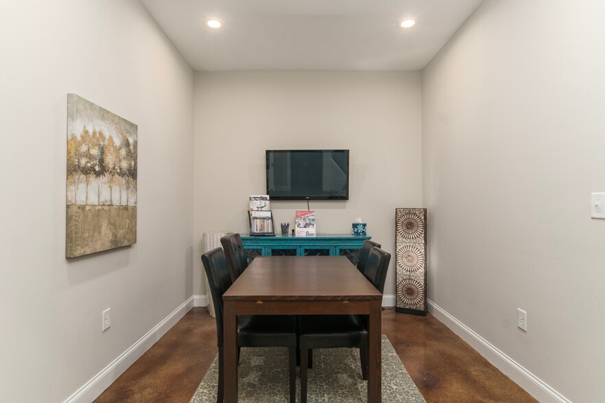 More Photos Of 3844 Clemmons Rd, Clemmons Medical For Lease