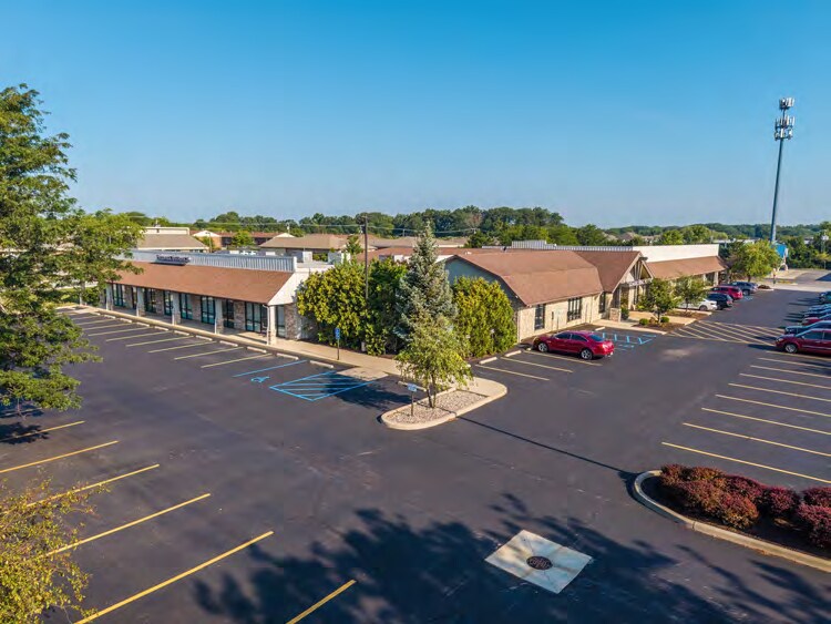 More Photos Of 7401 Coldwater Rd, Fort Wayne Unknown For Lease