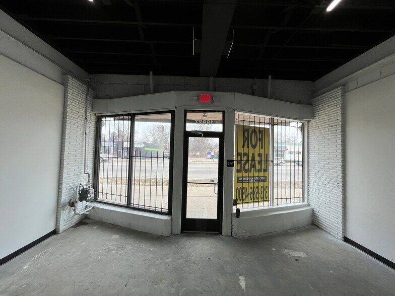 More Photos Of 18911-18931 W 7 Mile Rd, Detroit Storefront For Lease