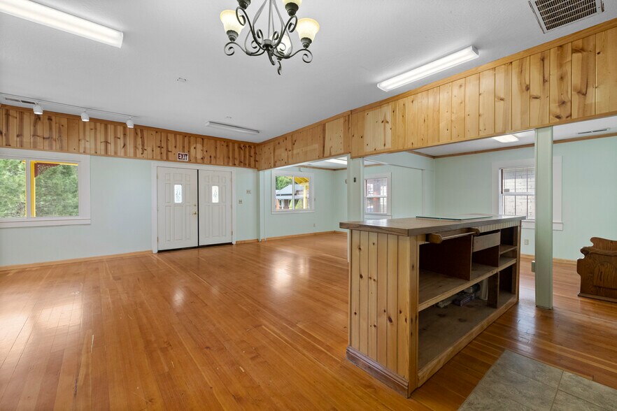 More Photos Of 1137 CA-4 Hwy, Arnold General Retail For Sale