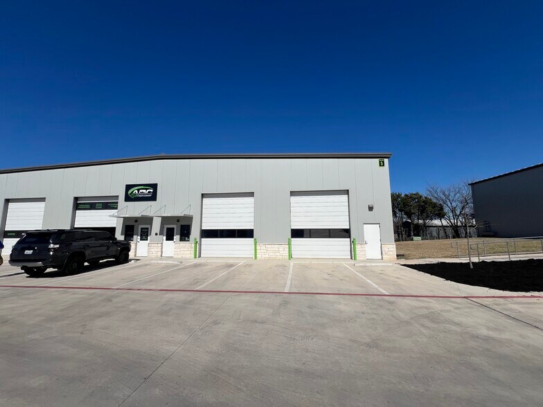 More Photos Of 607 Leander Dr, Leander Unknown For Lease