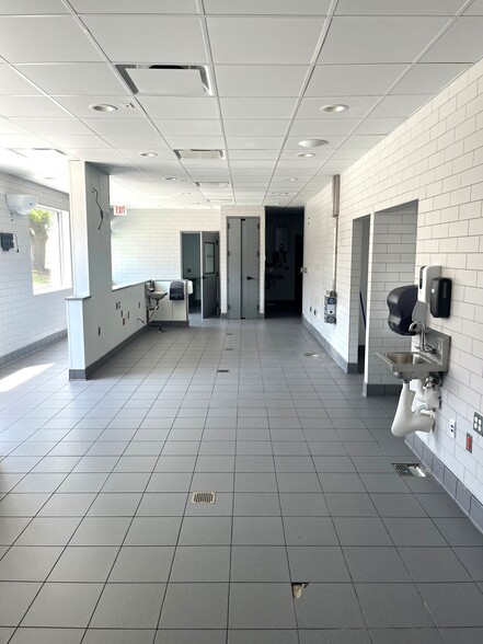 More Photos Of 6033 Campbell Rd, Dallas Fast Food For Lease