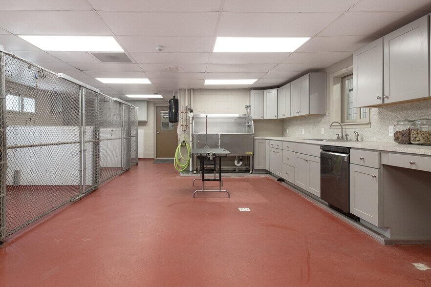 More Photos Of 175 Decoverly Lane, Falls Specialty For Sale