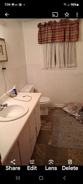 More Photos Of 2400 Volunteer Pky, Bristol Loft Creative Space For Lease