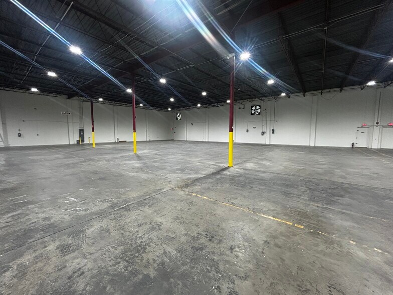 More Photos Of 5501-5519 Pioneer Park Blvd, Tampa Unknown For Lease