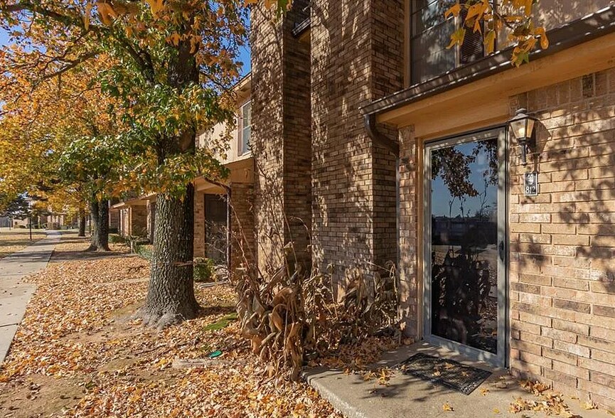 More Photos Of 812 Two Forty Pl, Oklahoma City Apartments For Sale