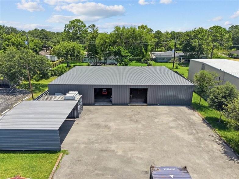 More Photos Of 2113 Garden Rd, Pearland Light Distribution For Sale