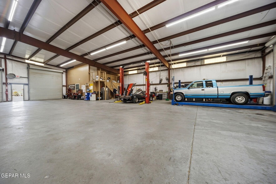 More Photos Of 5368 Doniphan Dr, El Paso Service For Sale