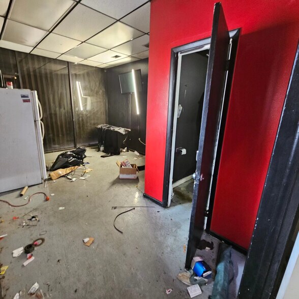 More Photos Of 10780 SW 190th St, Miami Auto Repair For Lease