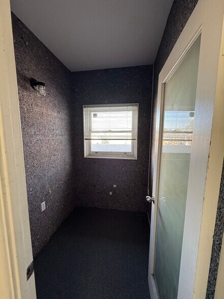 More Photos Of 3951-3957 Goldfinch St, San Diego Storefront Retail Office For Lease