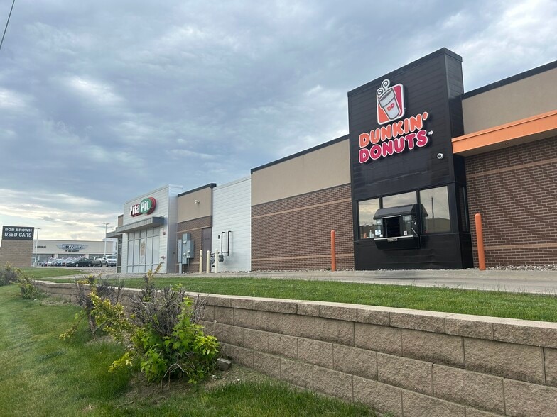 More Photos Of 4212 Merle Hay Rd, Des Moines General Retail For Sale