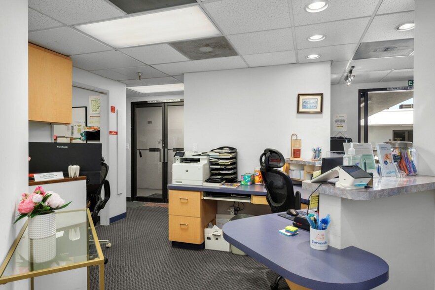 More Photos Of 1001 B Ave, Coronado Medical For Lease