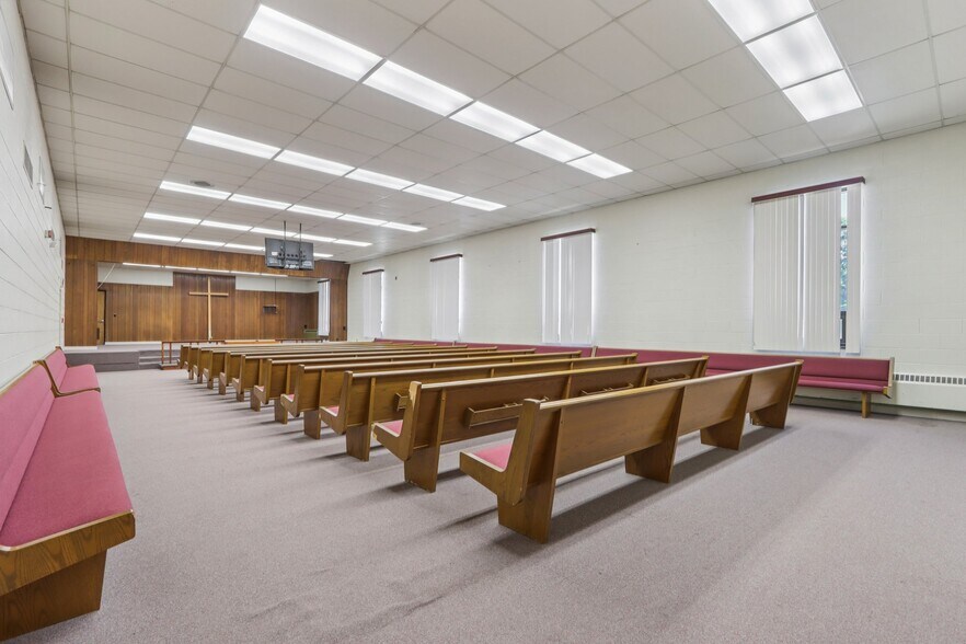 More Photos Of 1645 N 25th St, Milwaukee Office For Sale