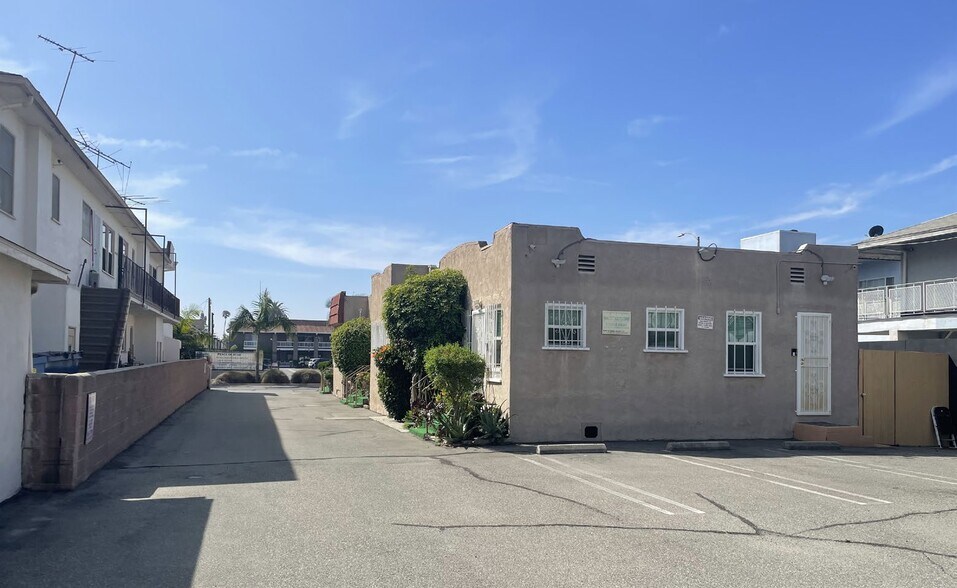 More Photos Of 219 W Manchester Blvd, Inglewood Office For Sale