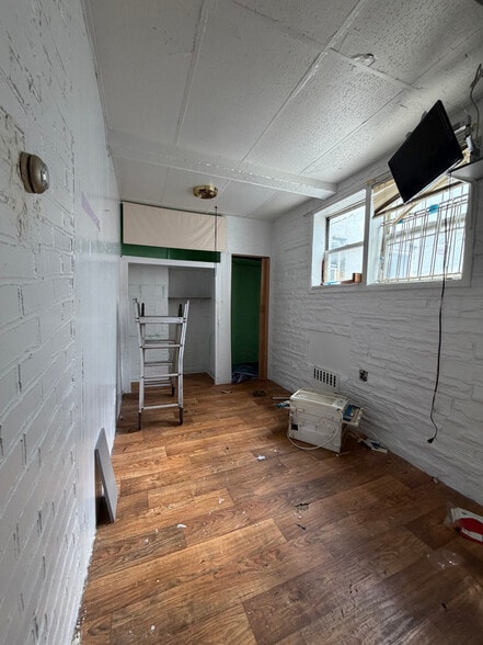 More Photos Of 9507 Roosevelt Ave, Jackson Heights Storefront Retail Residential For Sale