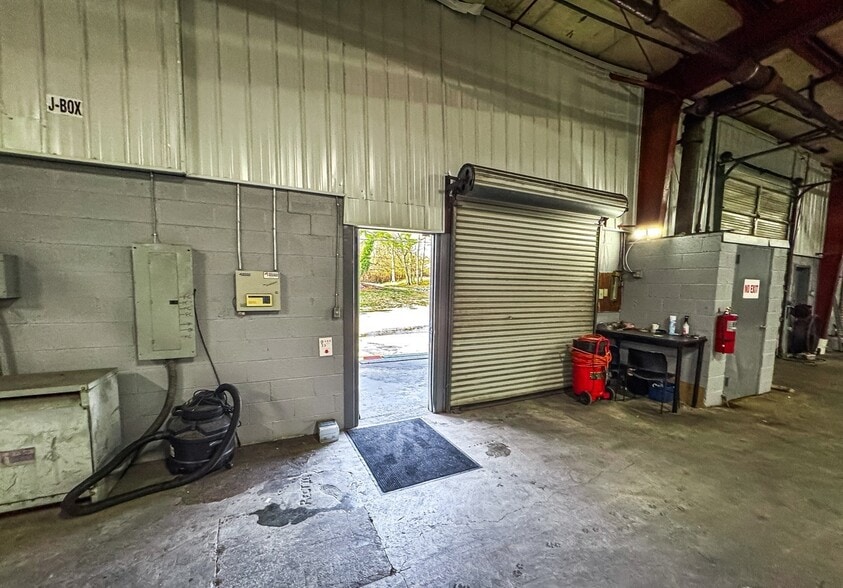 More Photos Of 1605 Prosser Rd, Knoxville Warehouse For Lease